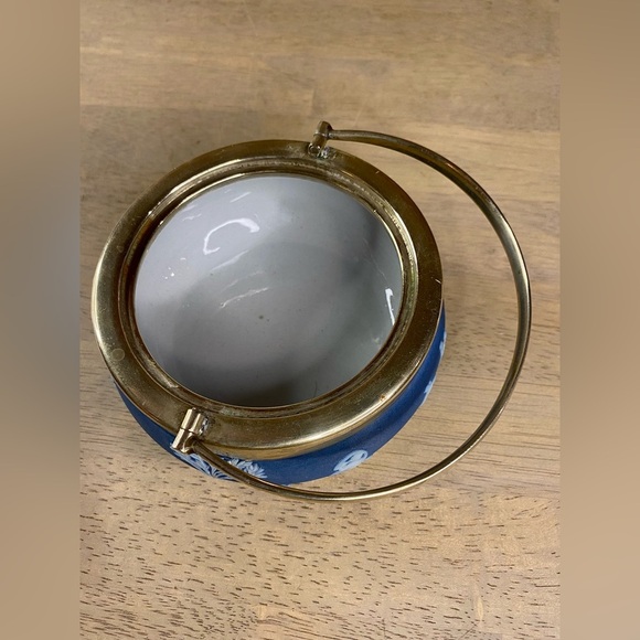 Wedgwood Etruria Blue Jasperware Butter/Sugar Sacrifice Figures (c.1910s) - Picture 8 of 16